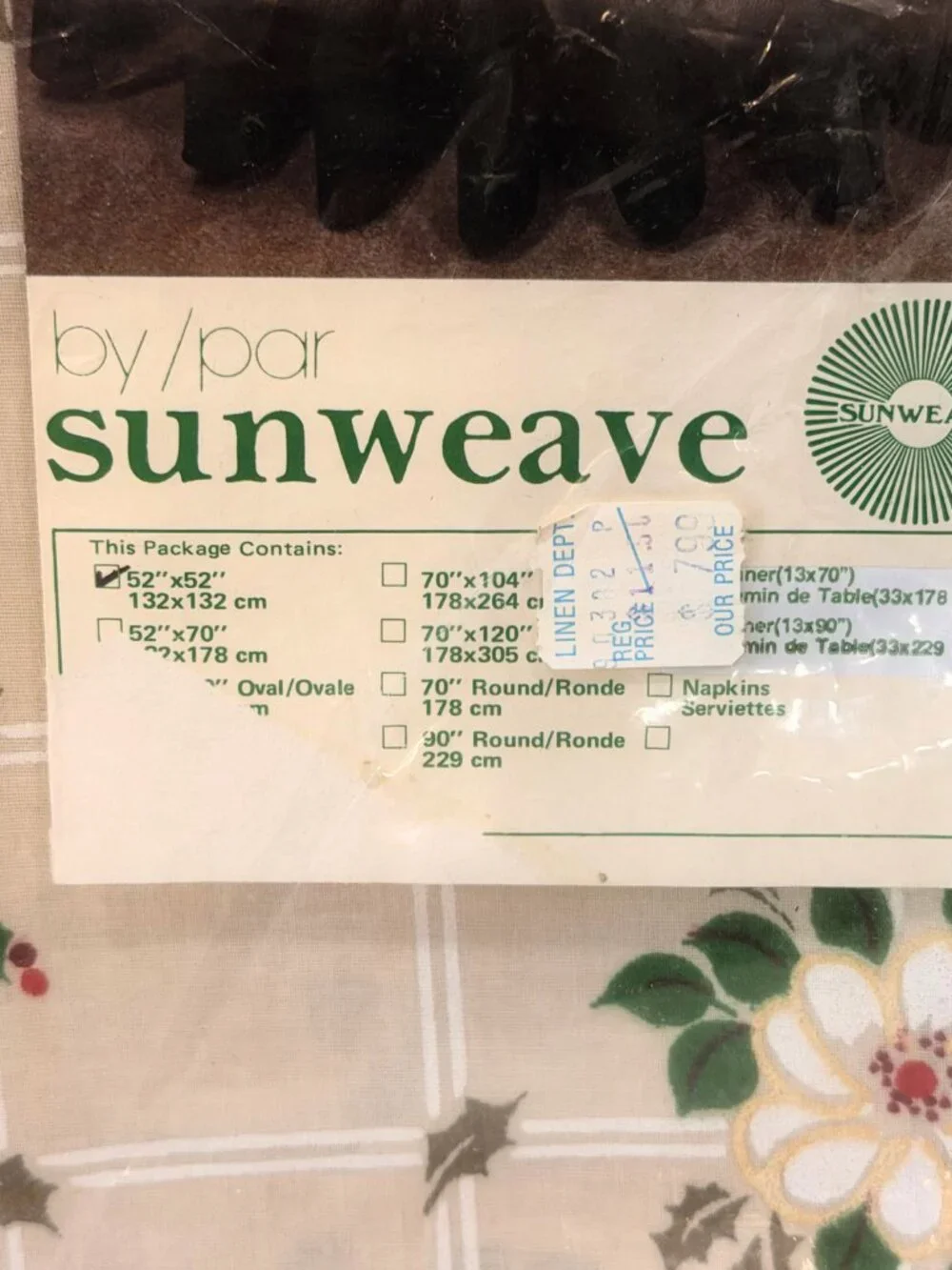 NEW Vintage SunWeave Holiday Glitter Christmas Tablecloth Round 52